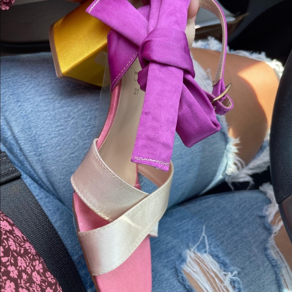 Tricolor satin shoes